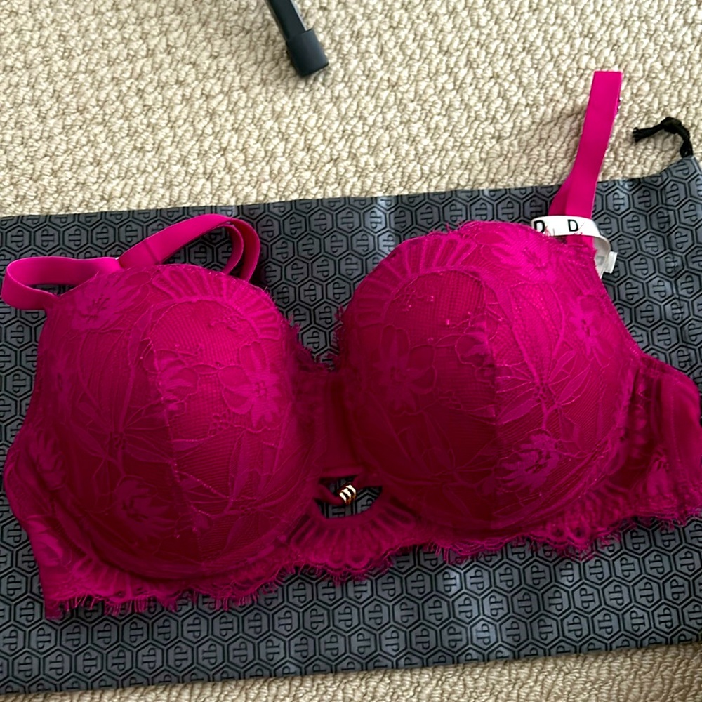 Bra - Picture 1 of 2